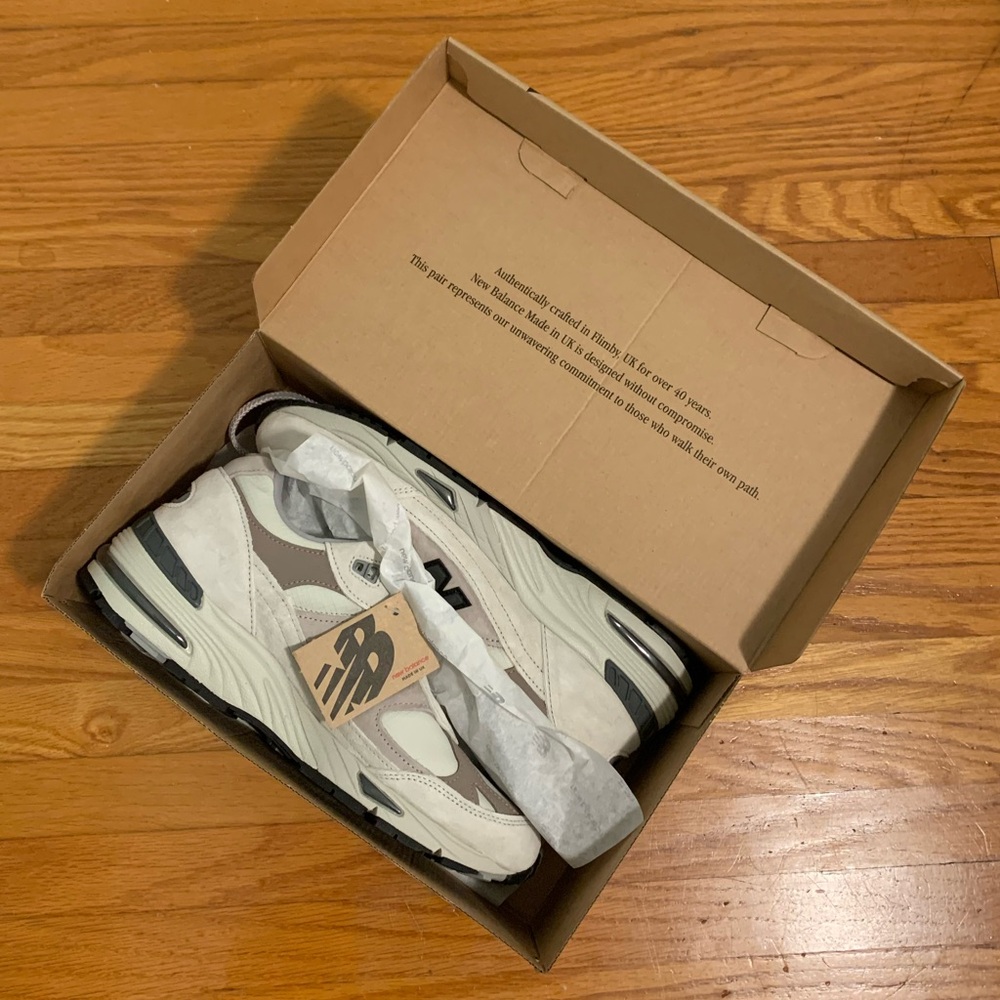 New Balance - Men's Sneakers in M991 WIN Made in UK (Beige)